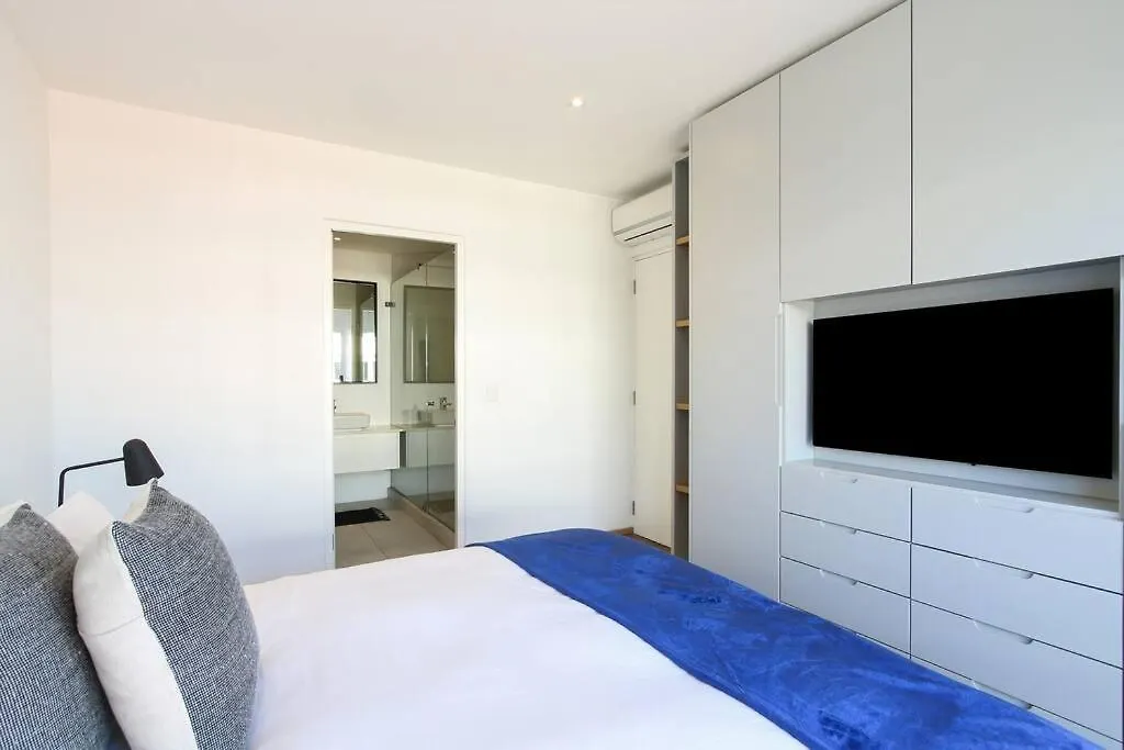 Spacious Sea Facing One Bedroom Apartment Cape Town