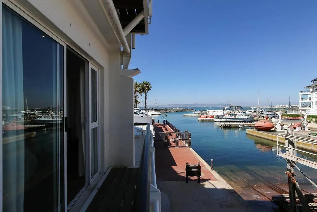 Spacious Sea Facing One Bedroom Apartment Cape Town