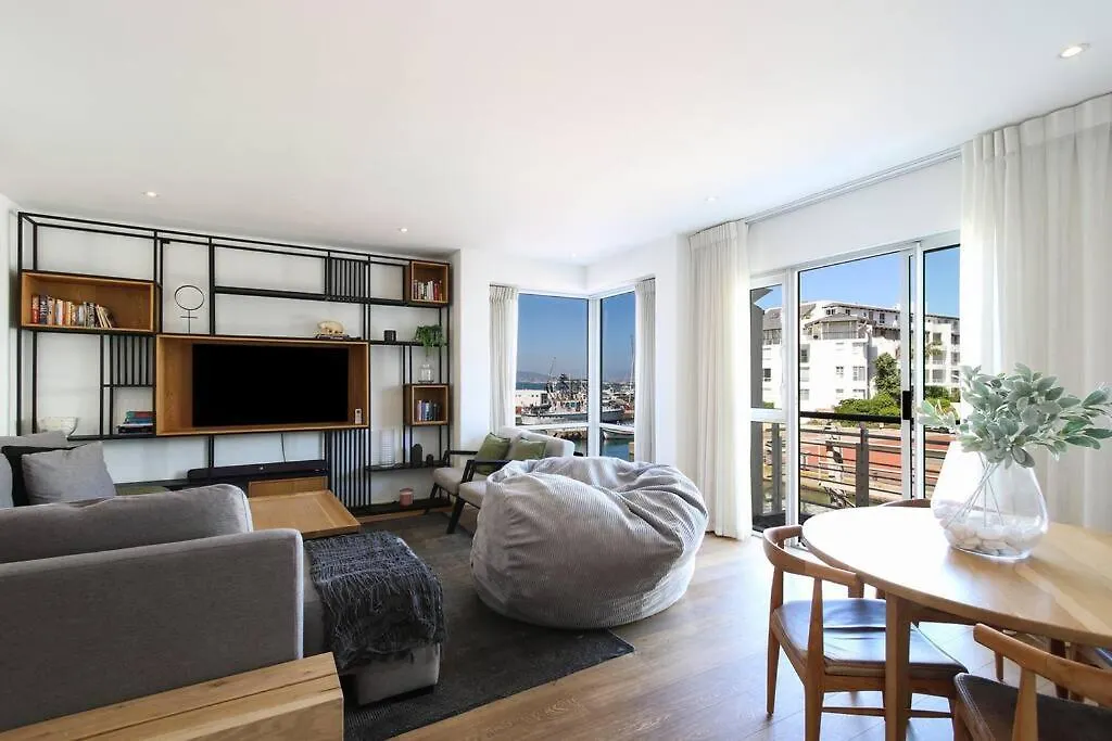 Spacious Sea Facing One Bedroom Apartment Cape Town