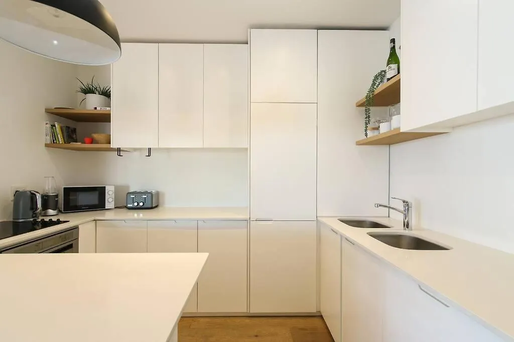 Spacious Sea Facing One Bedroom Apartment Cape Town